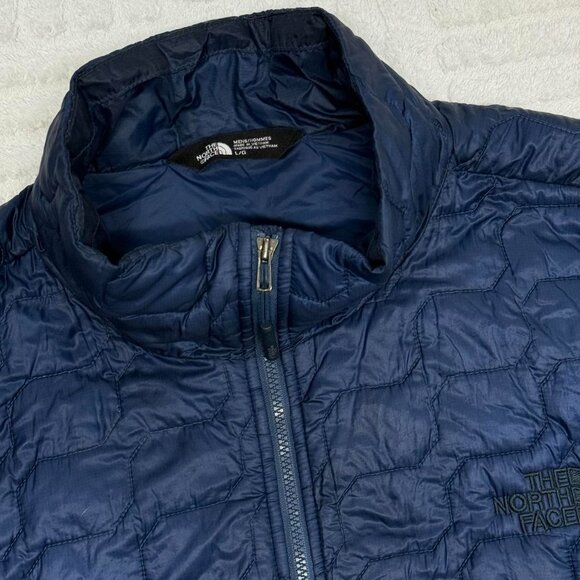 The North Face Thermoball Jacket Windbreaker - Picture 2 of 8
